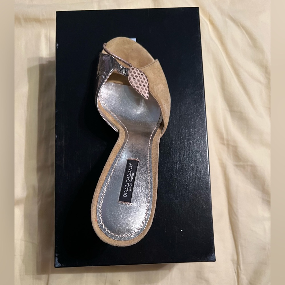 Dolce Gabbana, pre owned very good condition size 7.5 $ 300